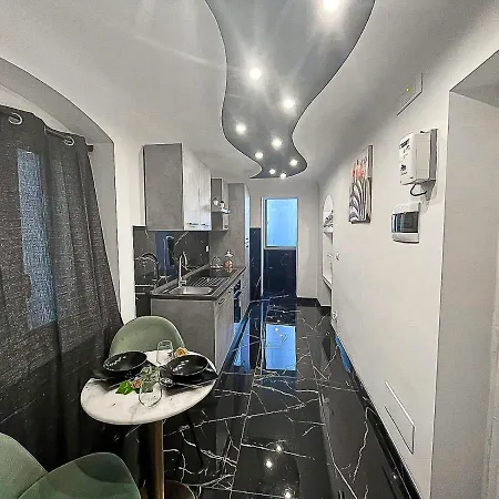 The Marble House דירה